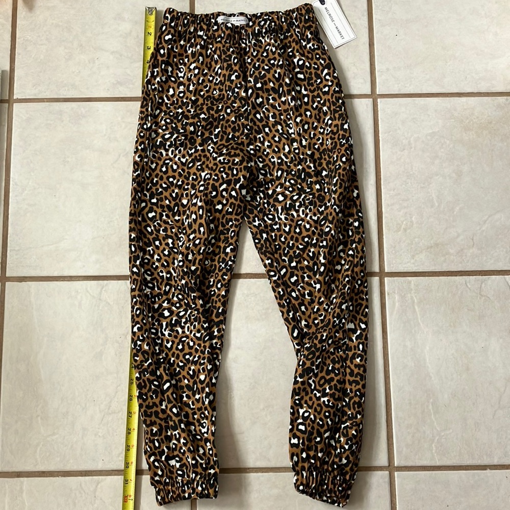 Melrose & Market kids size 7/8 light-weight 100% cotton bottoms.